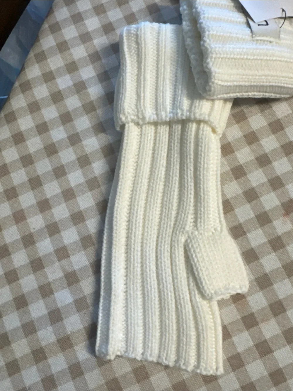 UGG White Ribbed Knit Fingerless Gloves